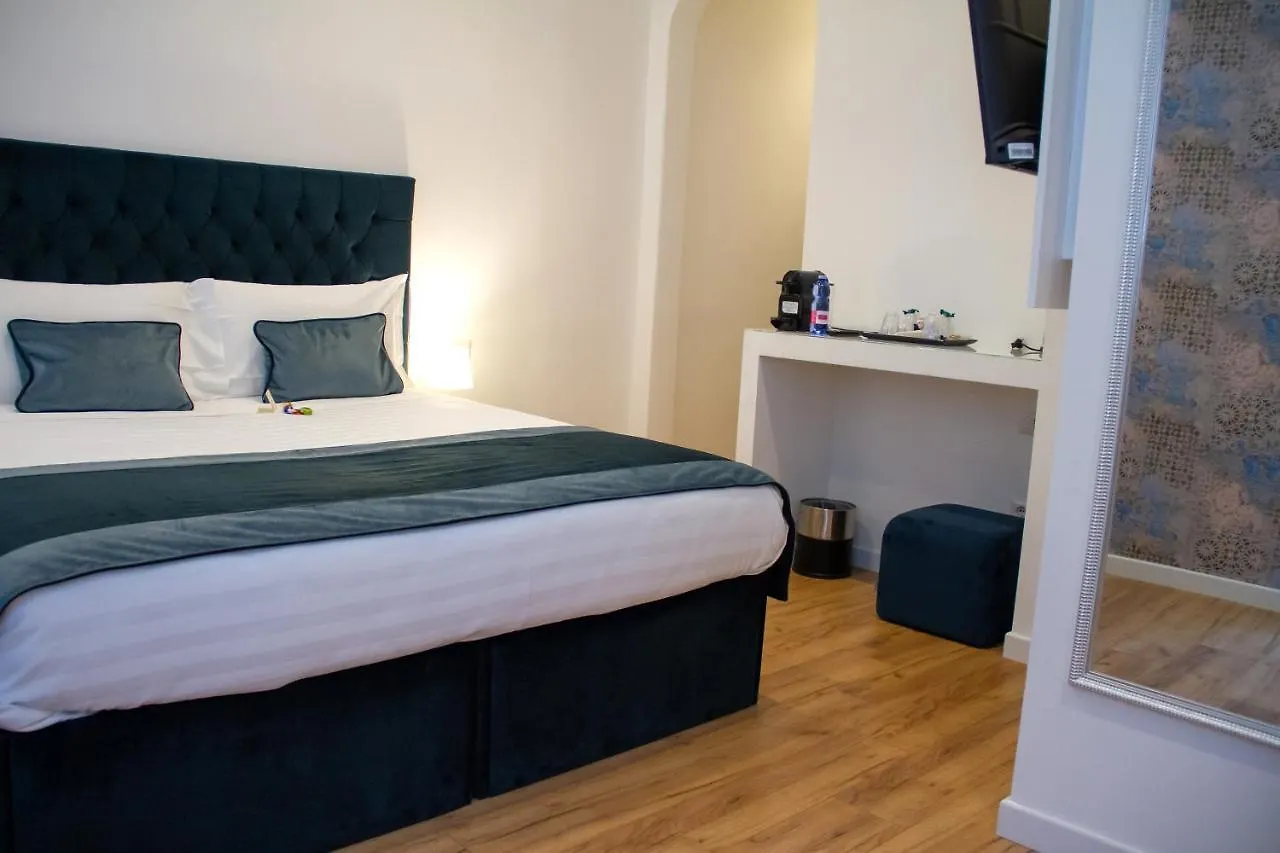 Home At Rome Vatican Suites
