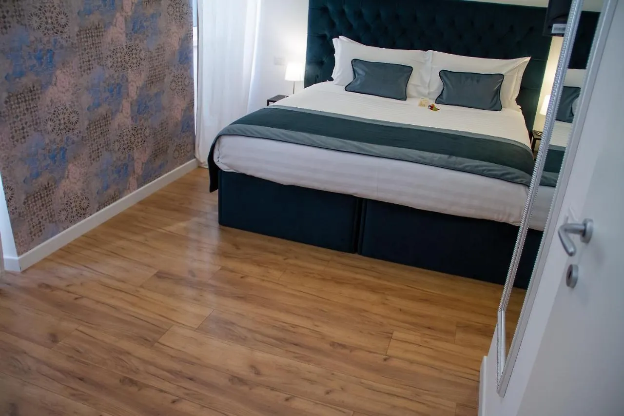 Home At Rome Vatican Suites 招待所